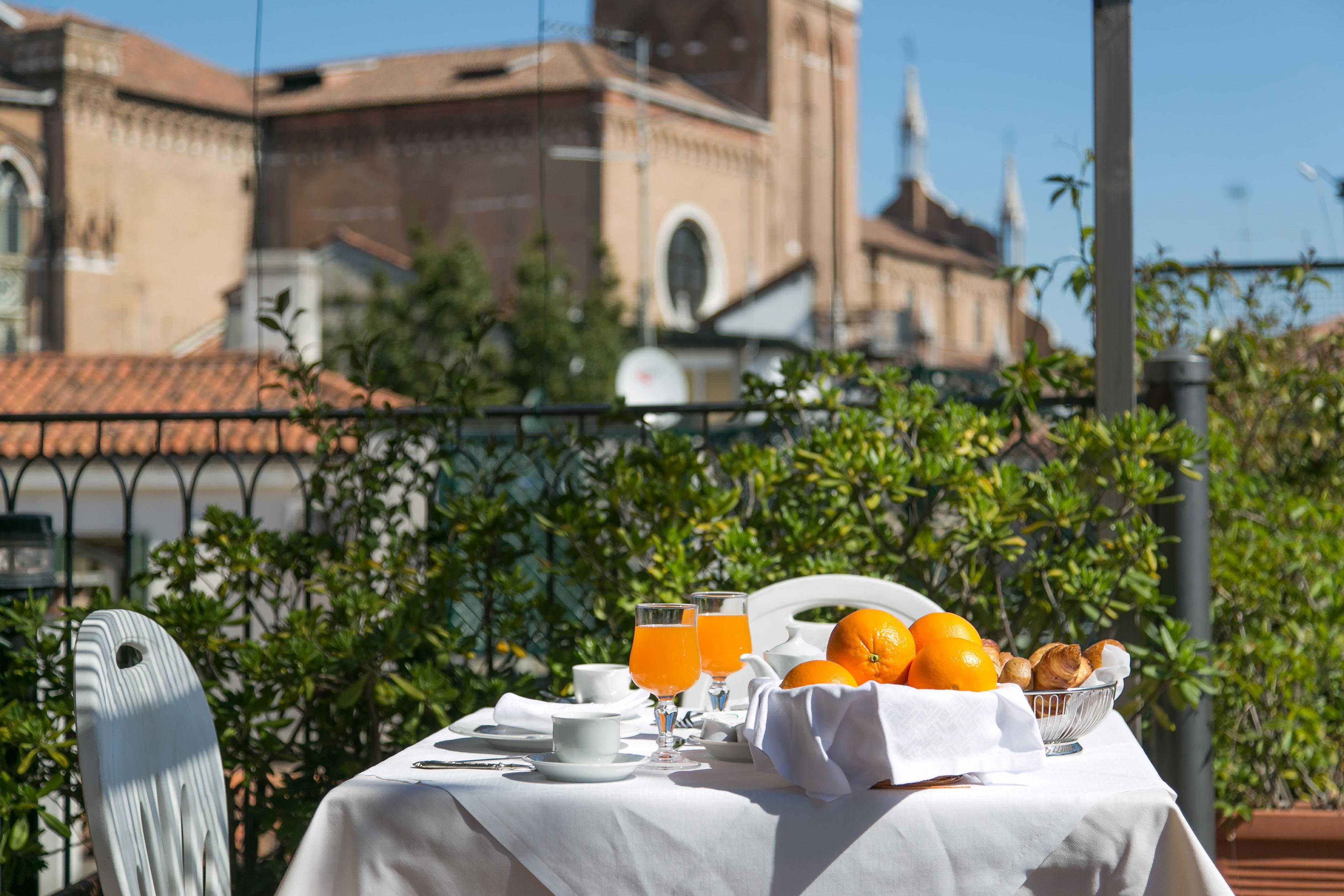 Hotel Pantalon Venecia Exterior foto